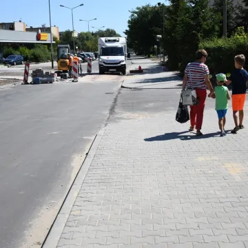 Piotrków Tryb.: dobiega końca remont ul. Belzackiej