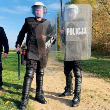 Manewry klas mundurowych z radomszczańską Policją