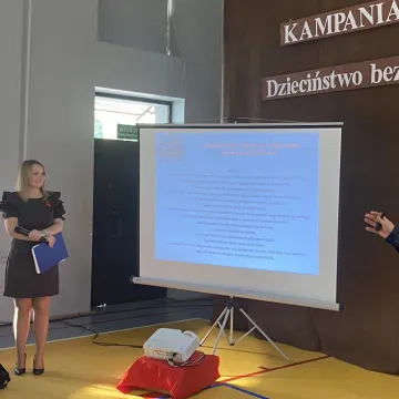 [WIDEO] Międzyszkolna debata w PSP nr 4 o przemocy wobec dzieci już za nami