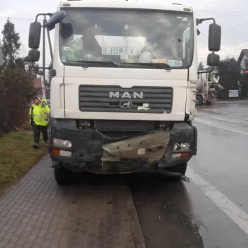 Kolizja na Sucharskiego i Poprzecznej. Powód? Wymuszenie pierwszeństwa