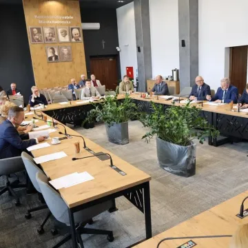 Ostatnia w tej kadencji sesja Rady Miejskiej w Radomsku. Została zwołana w trybie nadzwyczajnym