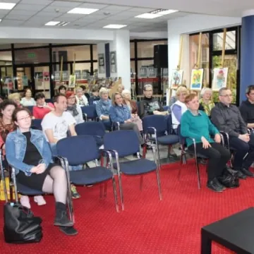 Spotkanie z laureatką nagrody NIKE - Joanną Bator w bibliotece w Radomsku