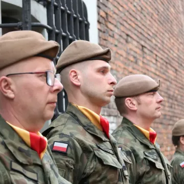 W Radomsku oddano hołd bohaterom. Był apel i salwa honorowa