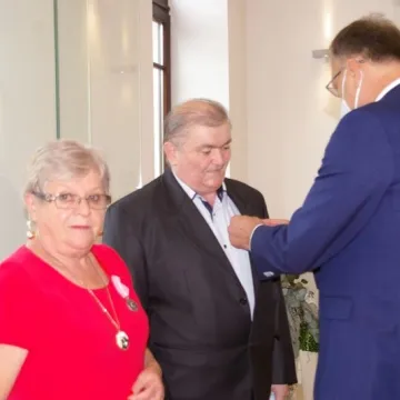 Złoci Małżonkowie uhonorowani medalami