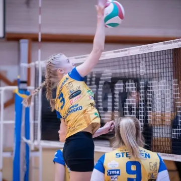 Wygrana na start III ligi siatkówki kobiet