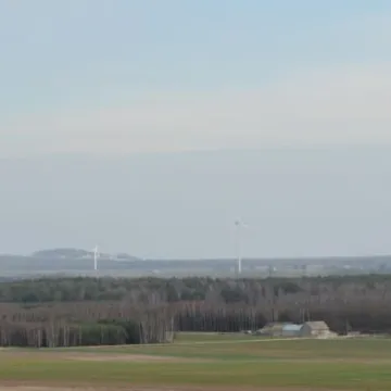 Domy daleko od wiatraków