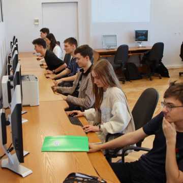 Pracownia informatyczna II LO w Radomsku przeszła generalny remont