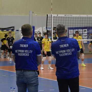 Emocje na parkiecie. METPRIM Volley Radomsko zwycięża ze Skrą II Bełchatów