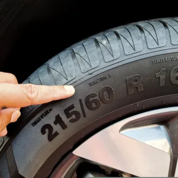 Jak właściwie dopasować opony letnie do swojego samochodu?