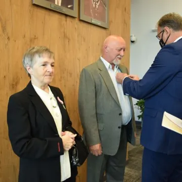 „Złoci” małżonkowie odznaczeni medalami