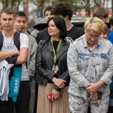 Chlebem i solą powitała społeczność ZSE-E w Radomsku nowego-starego dyrektora