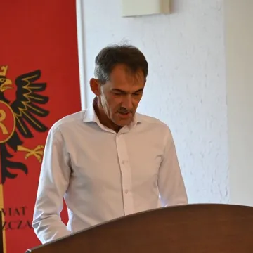 Zawodowe awanse nauczycieli powiatowych szkół