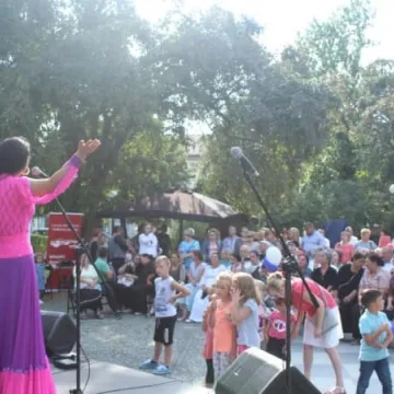 Romskie melodie na placu 3 Maja