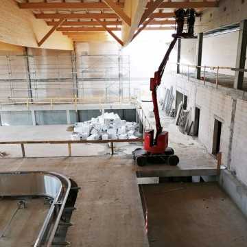 Budowa nowego basenu w Radomsku idzie pełną parą