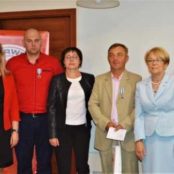 Radomszczańscy honorowi dawcy krwi otrzymali odznaczenia