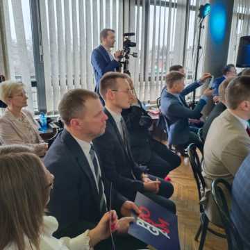 „Przyszłość to Polska”: spotkanie PiS w Radomsku