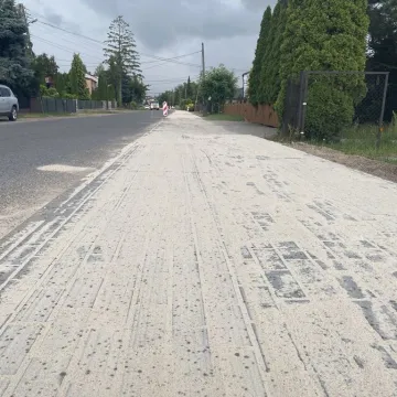 Nowy chodnik na Św. Rocha. Prace nadal trwają