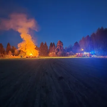Pożar balotów słomy w Gorzędowie
