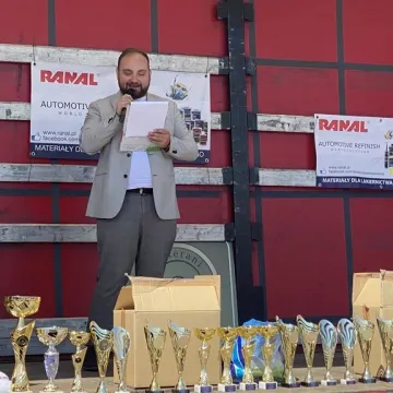 Auto - Moto Weteran 6.  W Radomsku zaparkowały motoryzacyjne legendy