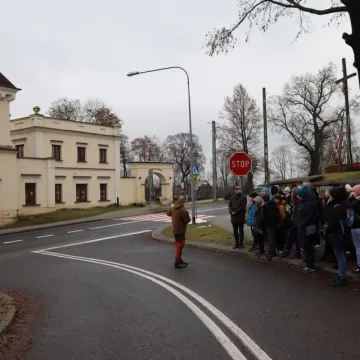 Wybrali się w podróż za jeden uśmiech...