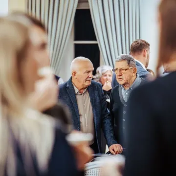 Piękno w eleganckim wnętrzu: Wyjątkowe wydarzenie w Dworku w Żytnie