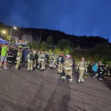 4 druhów z OSP Lgota Wielka zdobyło Śnieżkę w szczytnym celu