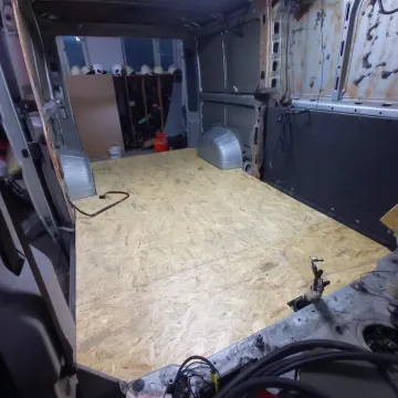 Nowy samochód w OSP w Pławnie. Strażacy złożyli go z dwóch pojazdów