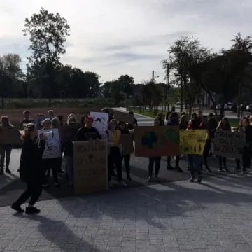 Strajk Klimatyczny w Radomsku: Dziś powietrze pachnie jak ostatnie dni planety 