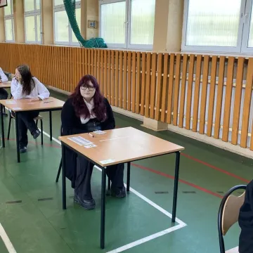 Polski na pierwszy ogień. Ósmoklasiści zaczynają egzaminy