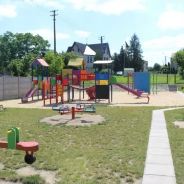 Sprawdzili jak wyglądają place zabaw w Radomsku
