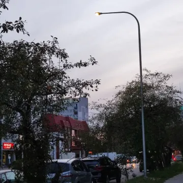 Nowe uliczne latarnie LED w Radomsku zaczynają świecić