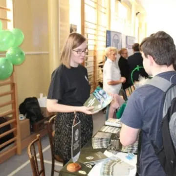 Targi edukacyjne w II LO