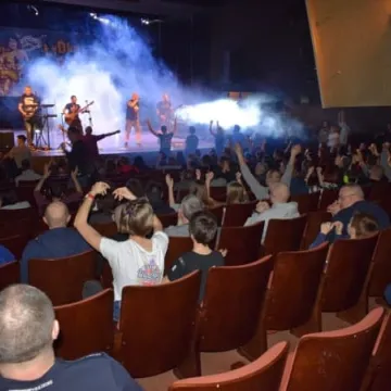 Moc na koncercie zespołu Łydka Grubasa