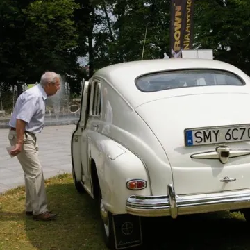 Zabytkowe pojazdy zaparkowały w Radomsku