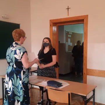 Maturzyści z I LO w Radomsku odbierali świadectwa dojrzałości