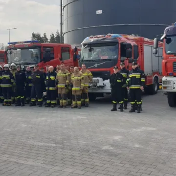 Kolejne ćwiczenia obiektowe strażaków. Tym razem w nowym magazynie