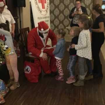 Prezenty dla dzieci od św. Mikołaja z PCK