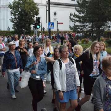 Podróż wiary. Pielgrzymi z Radomska w drodze na Jasną Górę