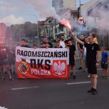 Kibice RKS Radomsko oddają cześć dzielnym powstańcom warszawskim