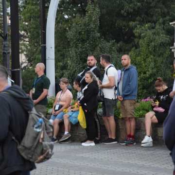 Podróż wiary. Pielgrzymi z Radomska w drodze na Jasną Górę