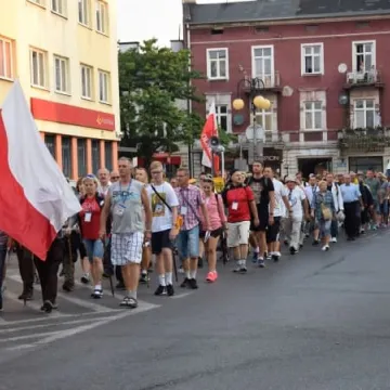 Wierni z Radomska wyruszyli na Jasną Górę