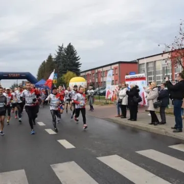 Pobiegli i uczcili rocznicę odzyskania niepodległości 