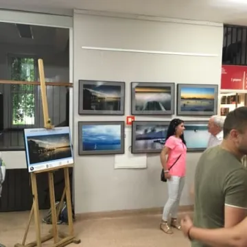 Otwarcie wystawy Pod Żaglami w Miejskiej Bibliotece Publicznej