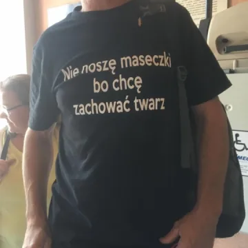 Radomszczanie na marszu „Zakończyć plandemię! Dość kłamstw!”