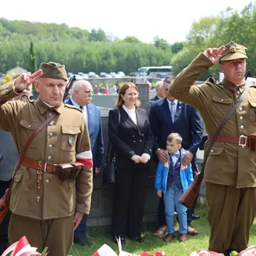 W Bąkowej Górze upamiętniono 77. rocznicę mordu żołnierzy KWP