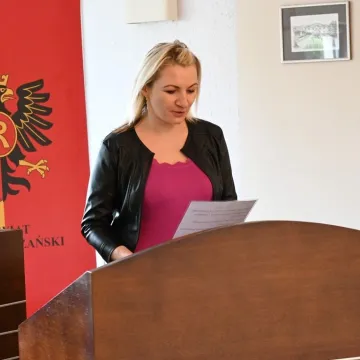 Zawodowe awanse nauczycieli powiatowych szkół