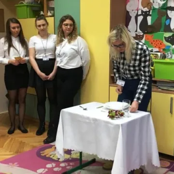 Hotelarze z ZSE z wizytą u najmłodszych