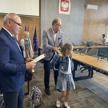 Gotowi do szkoły. Pierwszoklasiści otrzymali szkolne wyprawki