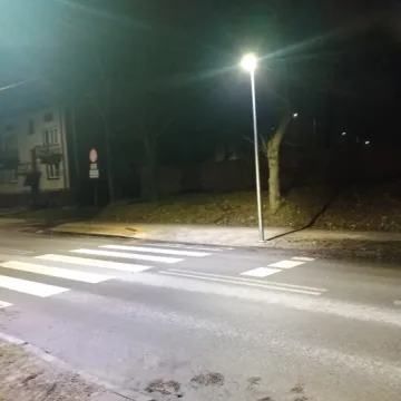 Doświetlono kolejne przejście dla pieszych w Radomsku