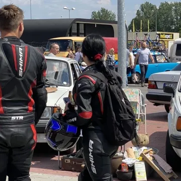 Klasyki zaparkowały w Radomsku. Trwa Auto-Moto Weteran 5